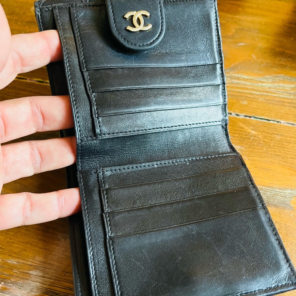 AUTHENTIC CHANEL CAVIAR LEATHER BLACK BEAUTIFUL WALLET,PERFECT CONDITION ✨✨✨